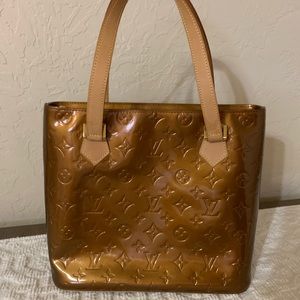 Louis Vuitton monogram Vernis leather handbag